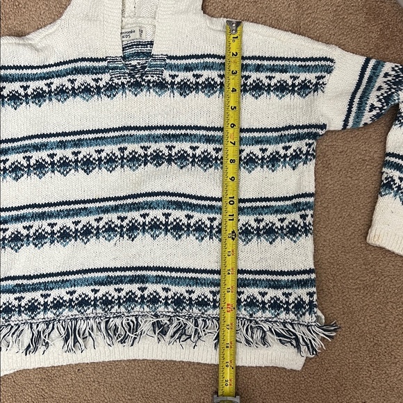 Abercrombie kids Blue & white hooded fringe sweater girls size 11/12 - Picture 6 of 7